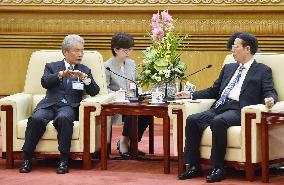 Japanese delegation, Chinese vice premier discuss economic issues