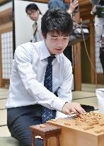 Youngest shogi pro extends record win streak to 18