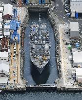 U.S. destroyer put in dock for examination