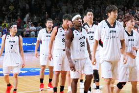 Basketball: Australia beats Japan in World Cup qualifier