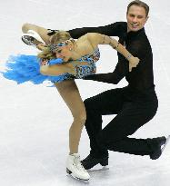 Russia's Navka, Kostomarov lead in ice dancing