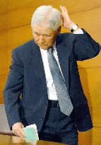 BOJ chief denies possible resignation over fund investment