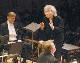 Ozawa shows full recovery at Carnegie Hall