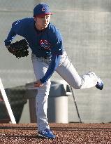 Cubs pitcher Wada throws bullpen session