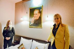 Belgrade hotel rooms graced with portraits of renowned world leaders