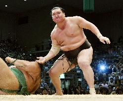 Sumo: Hakuho gets 1,000th career win