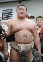 Sumo: Takanoiwa stays focused while he awaits decision on spring meet