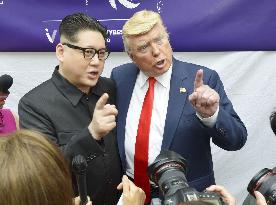 Trump, Kim look-alikes in Singapore