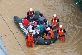 (3)Death toll hits 5 in Niigata, Fukuishima rainstorms, 2 missin