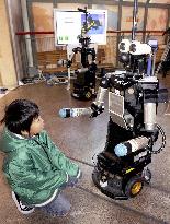 Shopping helper robots tested at Osaka's Universal City Walk