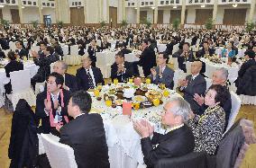 China hosts dinner for Ozawa