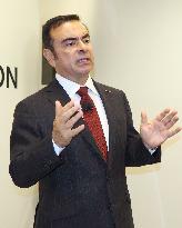 Nissan to launch self-driving car in Japan in 2016