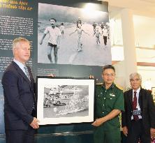 AP holds photo exhibition on Vietnam War in Hanoi