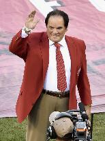 Pete Rose attends All-Star Game opening ceremony