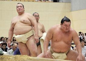 Sumo: Kisenosato joins summer regional tour, not yet ready for bouts