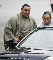 Sumo: Grand champion Harumafuji retires over drunken assault