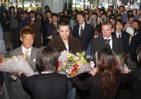 Turkey striker Illhan welcomed in Kobe