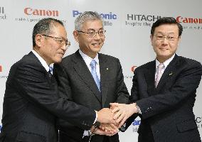 Hitachi, Canon, Matsushita tie up in flat-panel business