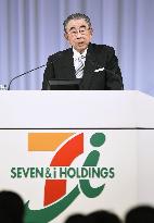Welcome ceremony for Seven &amp; i Holdings' new recruits