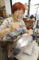 Female hammering artist chosen as "human national treasure"