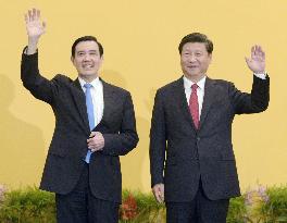 China's Xi, Taiwan's Ma hold historic talks in Singapore