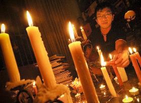 Vietnamese overcoming scars of the war amid economic growth