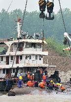 Death toll rising in China ship disaster as survival hopes dim