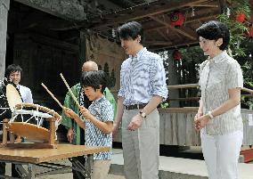 Prince Hisahito enjoys beating drum in Yamagata Pref.