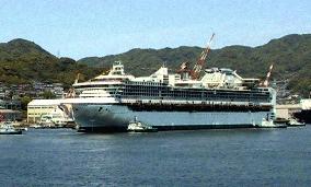 (7) Fire on unfinished luxury liner put out