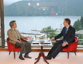 (3)Blair holds talks with Koizumi