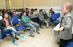A-bomb victim in Brazil speaks to high school students