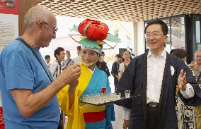 Iwate Gov. Tasso offers sake at Expo Milano