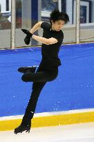 Hanyu gets ready for competition in Canada