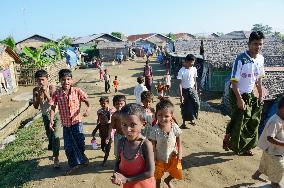 Rohingya people at refugee camp in western Myanmar