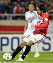 Soccer: Reds down 10-man Kofu for 4th win of season