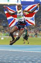 Olympics: Farah celebrates 5,000m victory