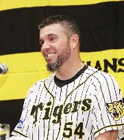 Baseball: Tigers pitcher Messenger to retire