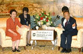 (2)Kawaguchi meets Chinese Foreign Minister Li Zhaoxing