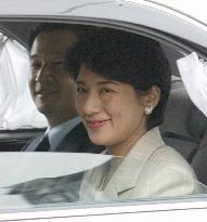 (1)Crown Princess Masako emerges from palace