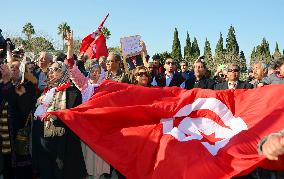 People in Tunis protest against terrorism