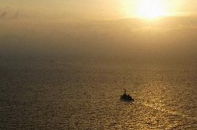 Japan begins antipiracy mission off Somalia, escorts 5 ships