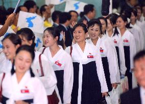 N. Korean cheering squad arrives in S. Korea for Universiade