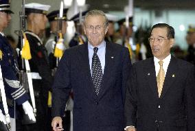 Rumsfeld in S. Korea