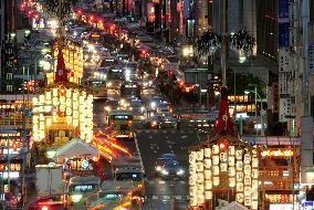 Floats stand on Kyoto avenue as Gion Festival begins