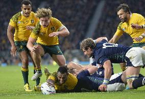 Australia edge Scotland on last-minute penalty