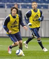 (2)Japan tune up for Bahrain clash