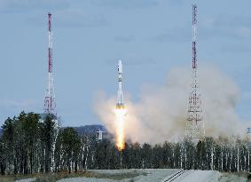 Russia launches rocket from new spaceport in Far East