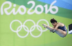 Japan's Itahashi in 10m platform semifinal