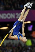 Athletics: Kendricks wins men's pole vault at worlds