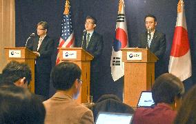 S. Korea, U.S., Japan to fully implement sanctions on N. Korea